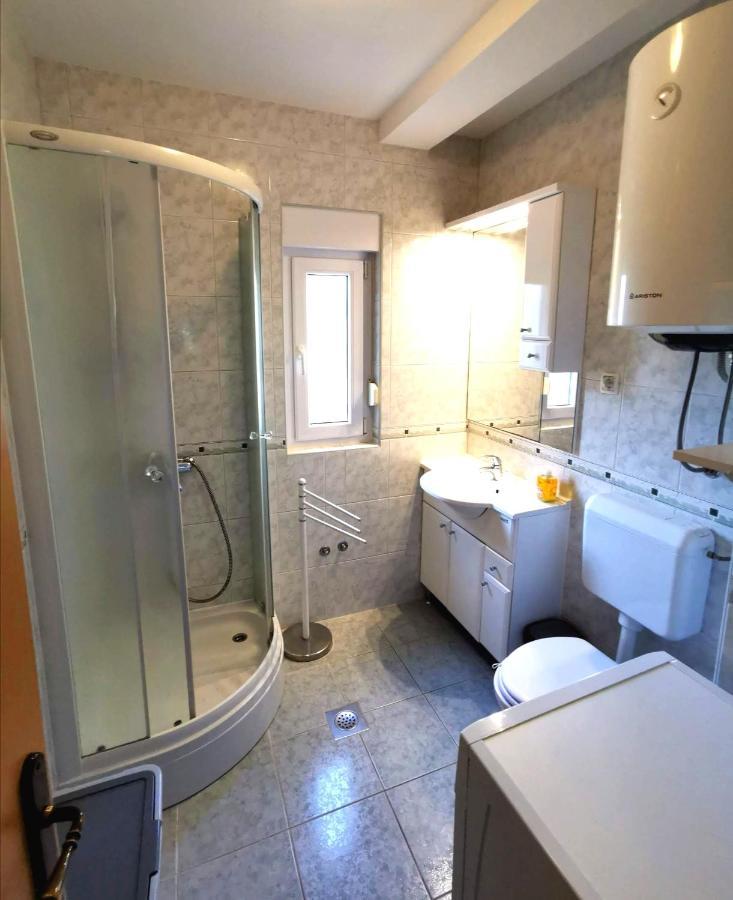 Apartment Dundo In Quiet Green Area Medulin Luaran gambar