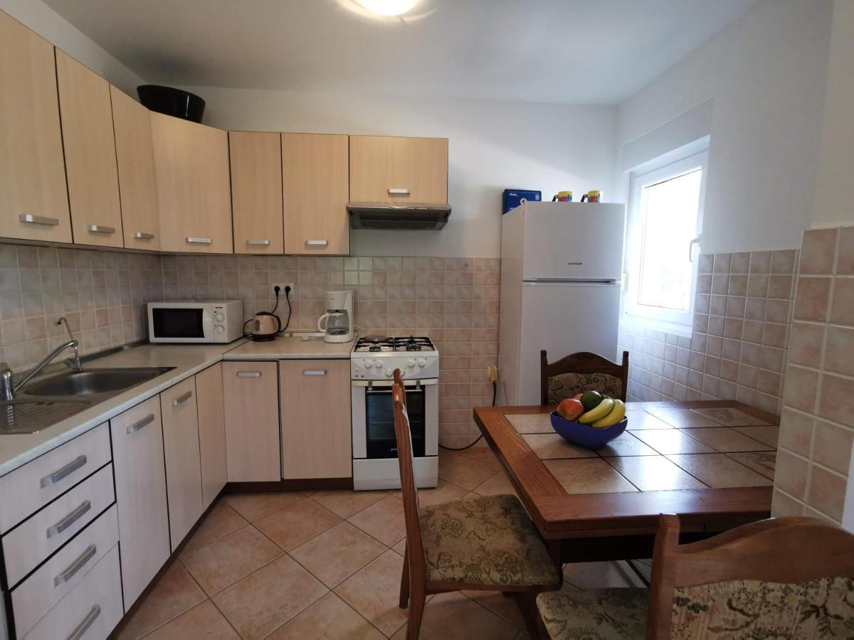 Apartment Dundo In Quiet Green Area Medulin Luaran gambar