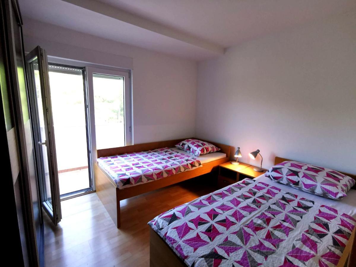 Apartment Dundo In Quiet Green Area Medulin Luaran gambar