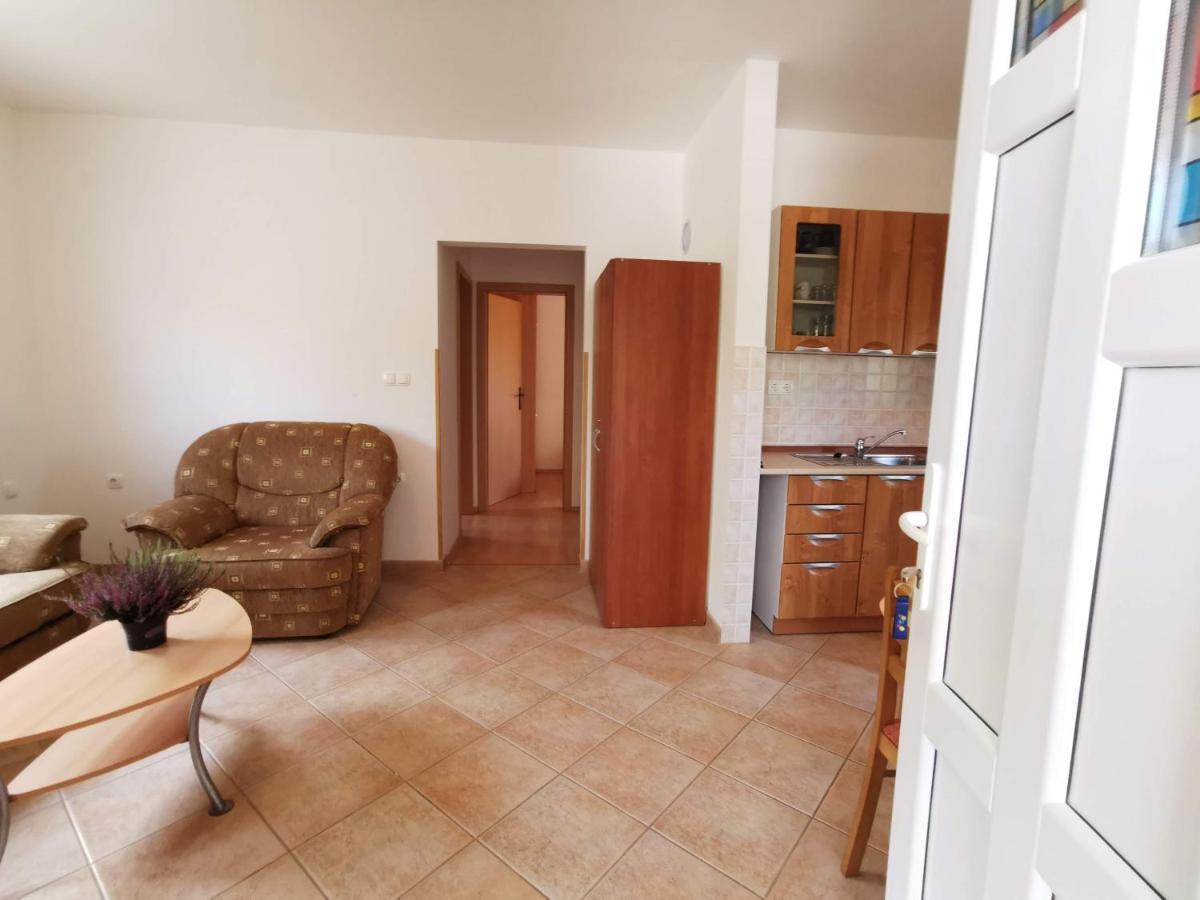 Apartment Dundo In Quiet Green Area Medulin Luaran gambar