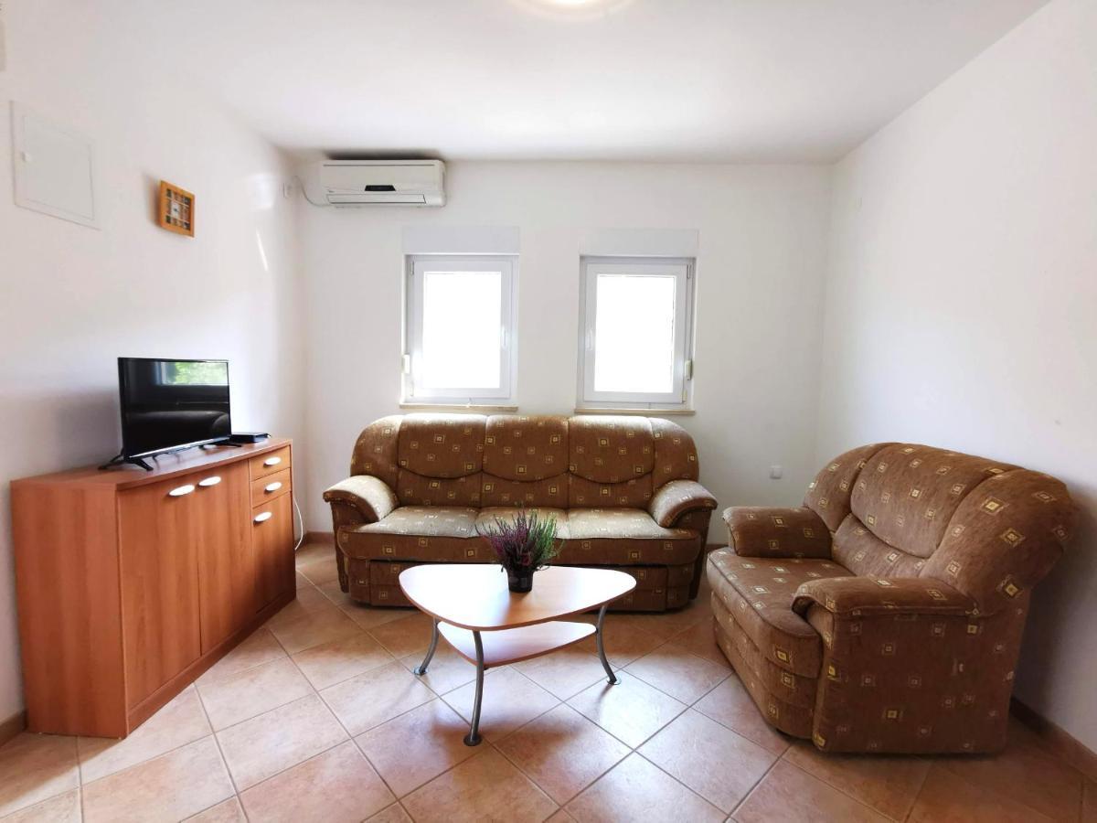 Apartment Dundo In Quiet Green Area Medulin Luaran gambar