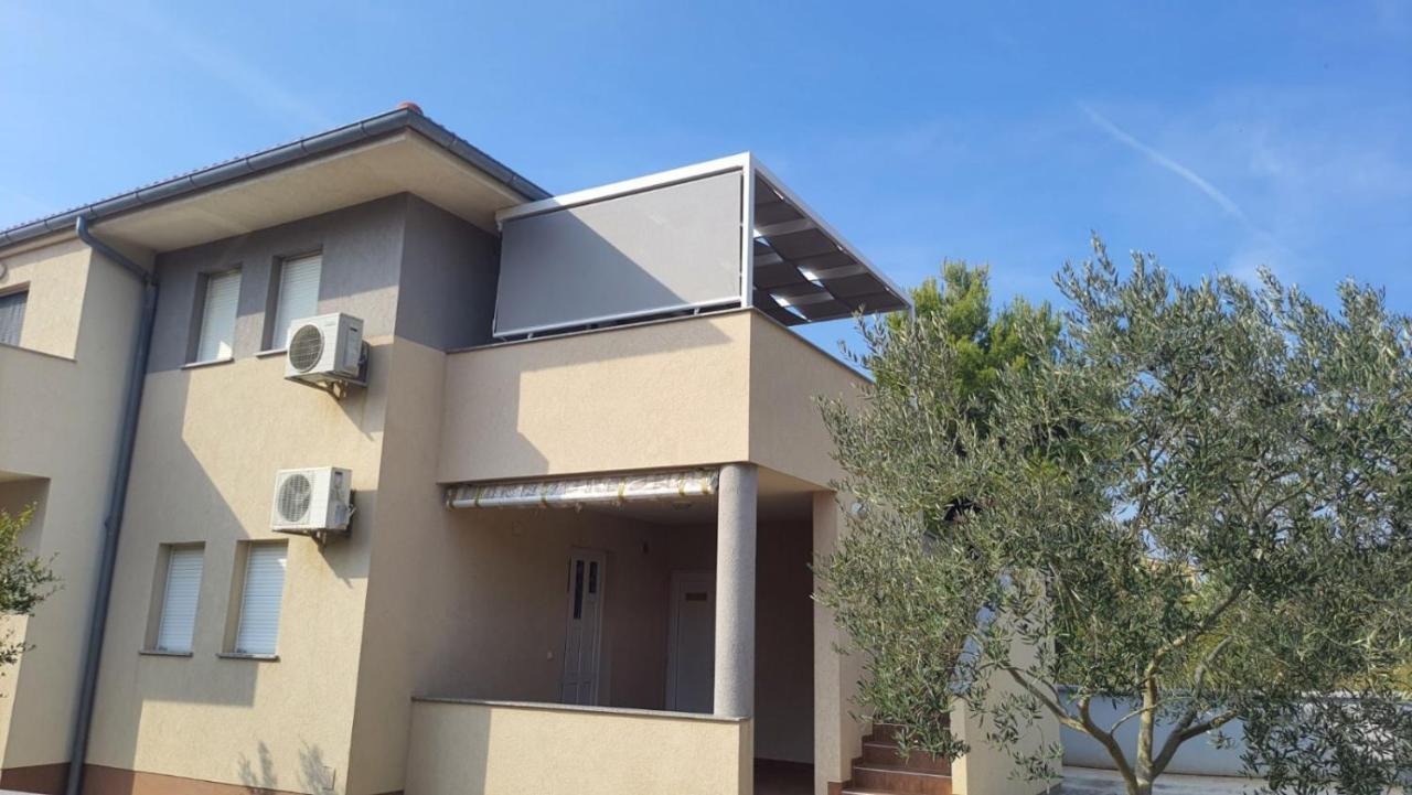 Apartment Dundo In Quiet Green Area Medulin Luaran gambar
