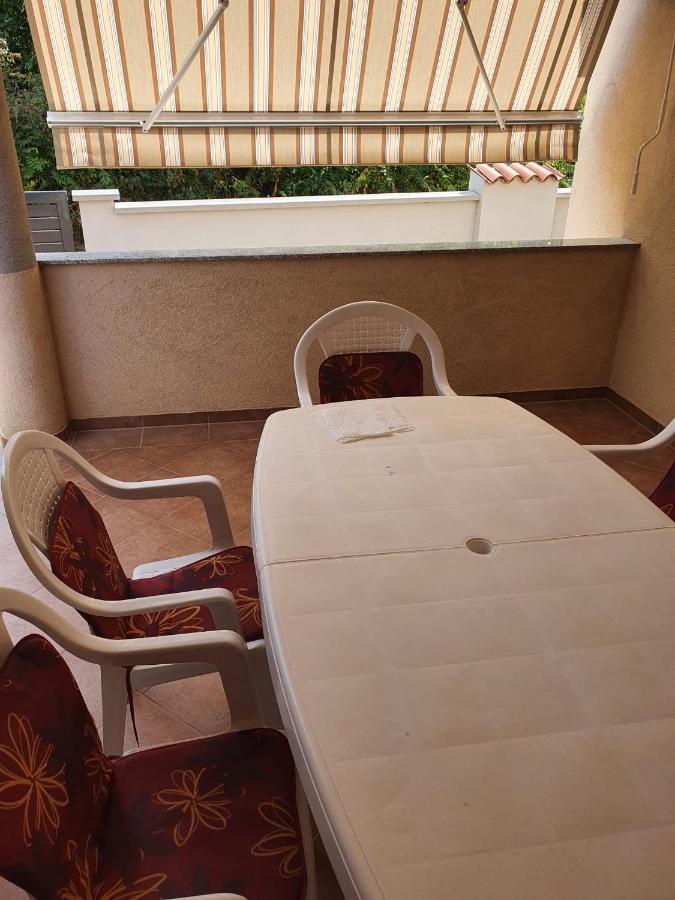 Apartment Dundo In Quiet Green Area Medulin Luaran gambar